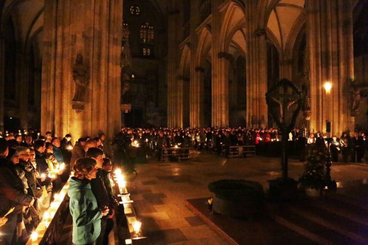 &copy; Osternacht im Regensburger Dom, Foto: Veit Neumann, Bistum Regensburg