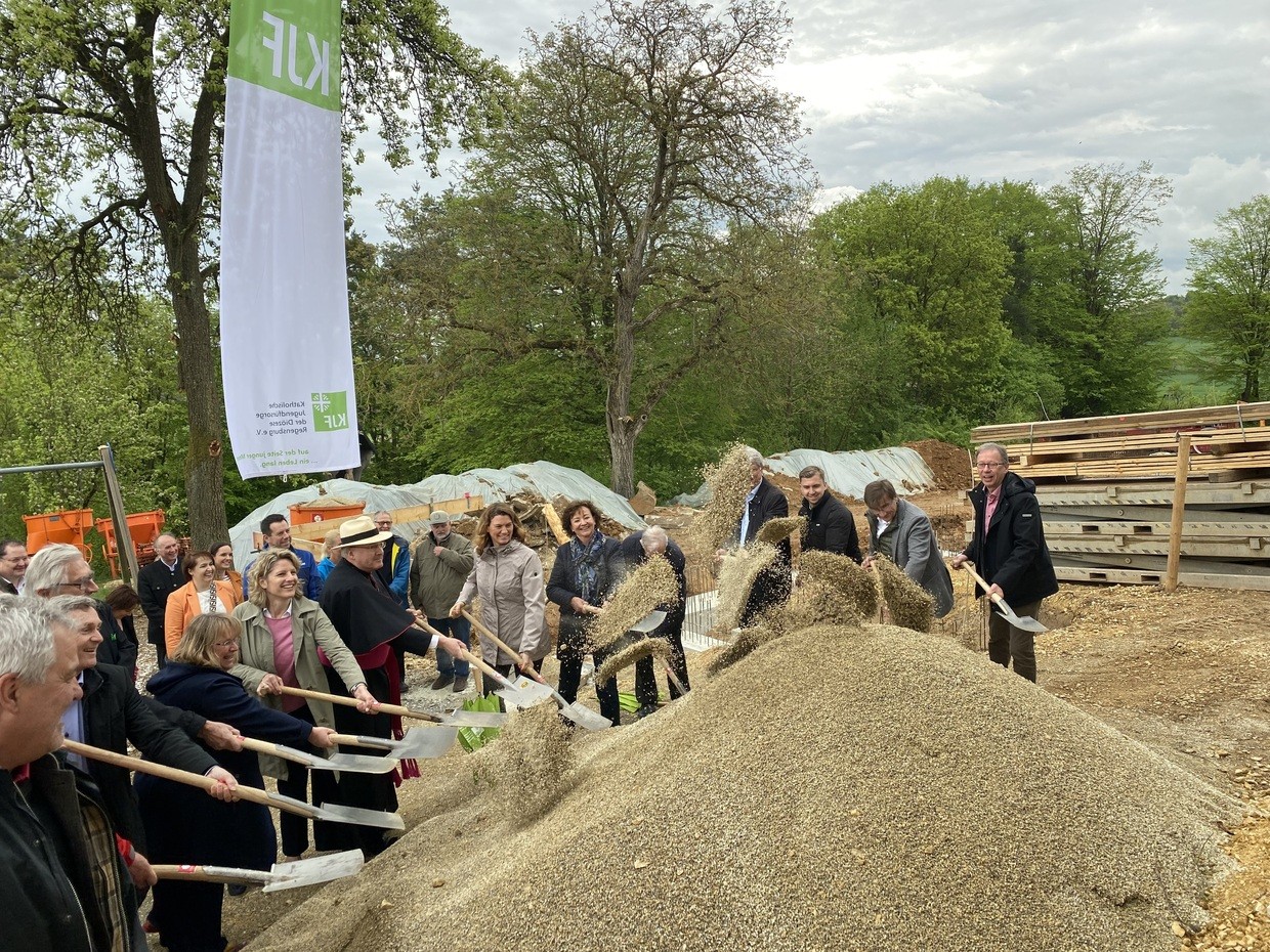 © Spatenstich für Haus Hummelberg