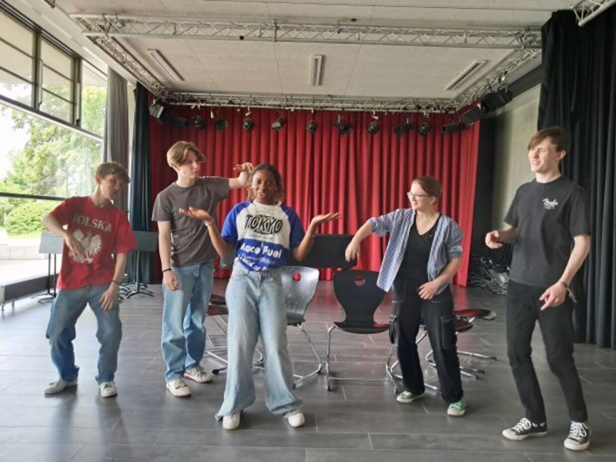 © Bild: Schultheater Von-Mueller-Gymnasium in Regensburg // © Andreas Reischl