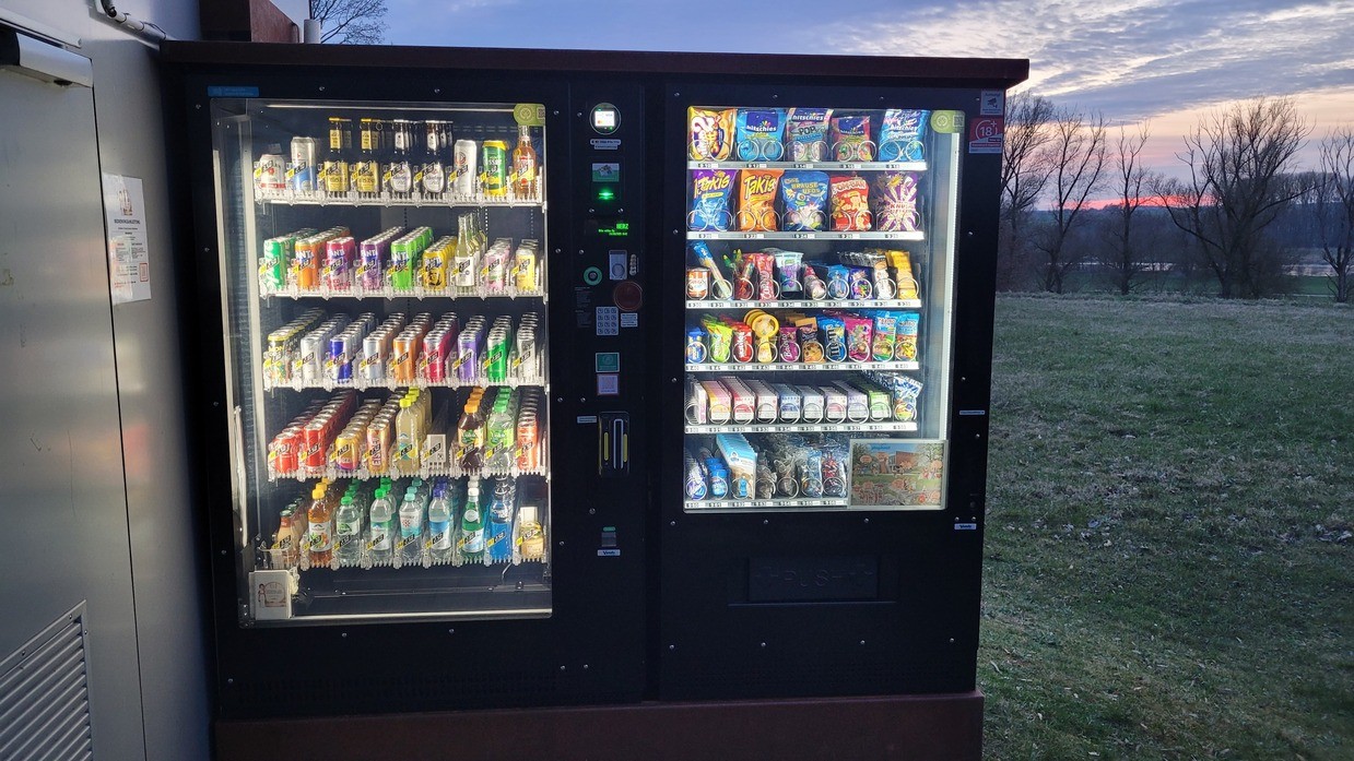 &copy; charivari / Hegele