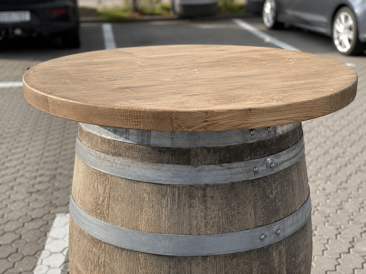 tisch, tischplatte, stehtisch, eichenfass, parkplatz, &copy; KI-Symbolbild