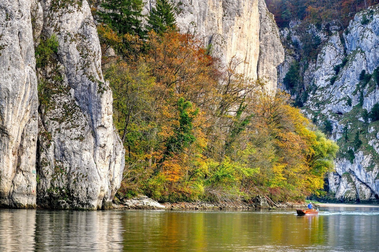 &copy; Donaudurchbruch; Pixabay
