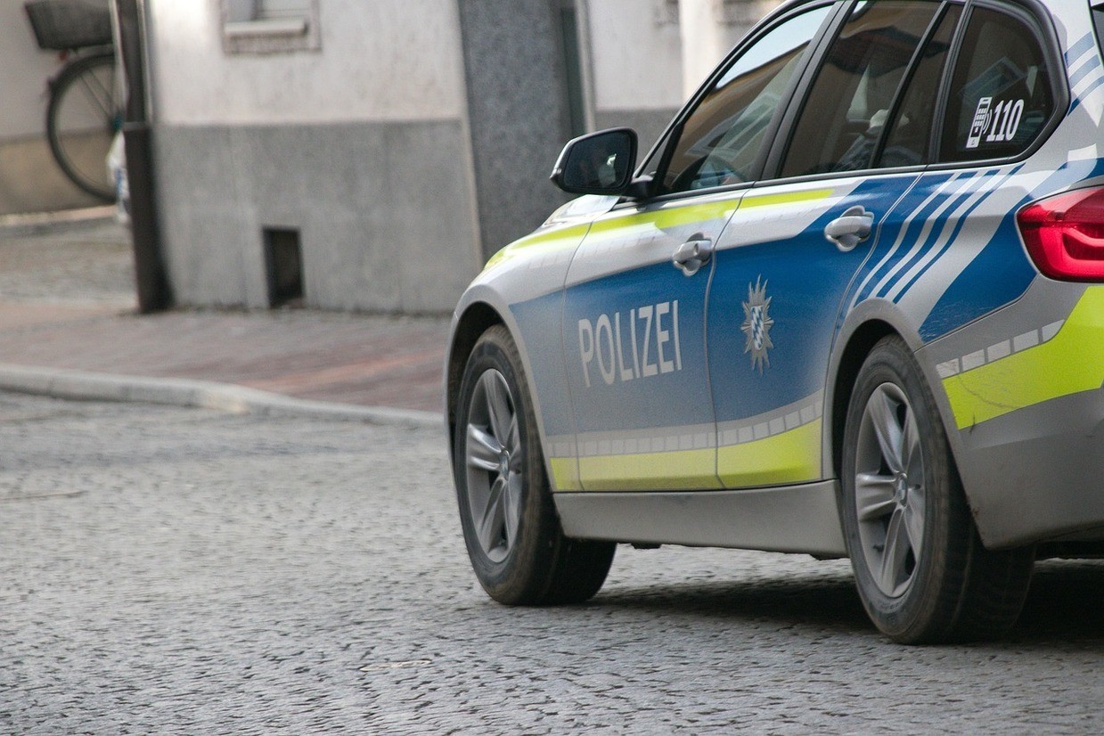 Polizei, Einsatz, Kontrolle, &copy; Symbolbild // Pixabay